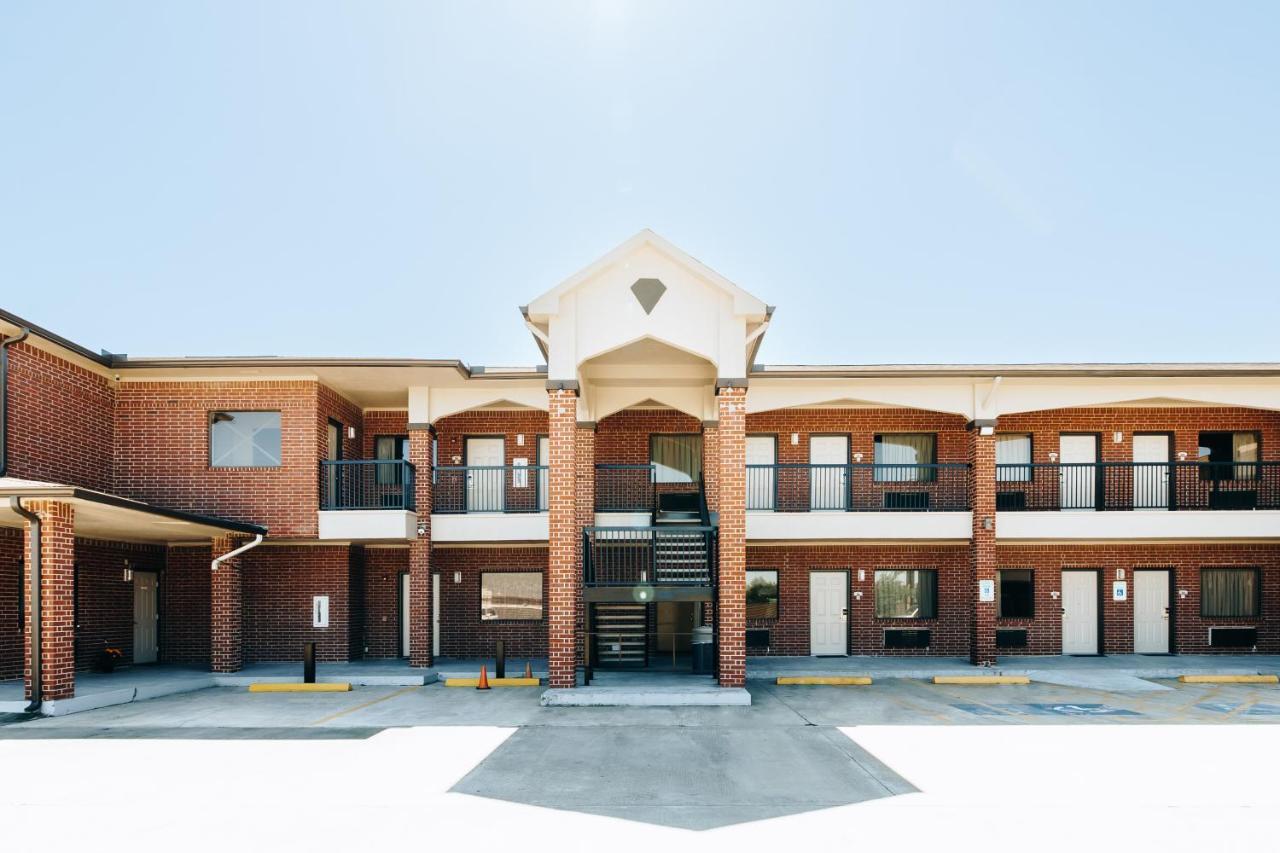 Winchester Inn And Suites Humble/Iah/North Houston Exterior photo