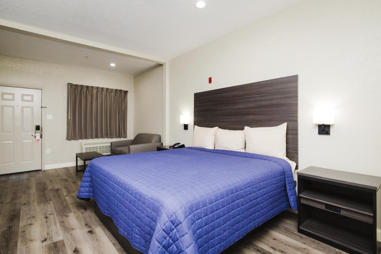 Winchester Inn And Suites Humble/Iah/North Houston Exterior photo