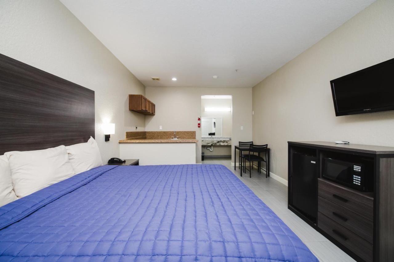 Winchester Inn And Suites Humble/Iah/North Houston Exterior photo