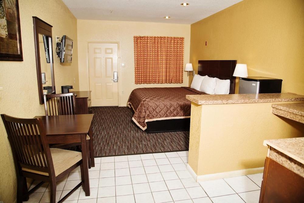 Winchester Inn And Suites Humble/Iah/North Houston Exterior photo